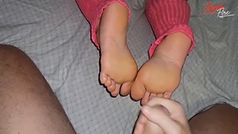 I Gave My Stepbrother A Footjob And He Came On My Feet