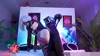 A Lustful 2b Eagerly Mounts A Large Penis In A Virtual Reality Setting